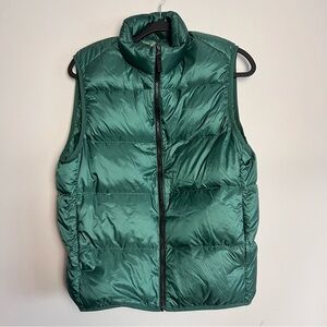 Uniqlo Ultra Light Down Vest in Forest Green
